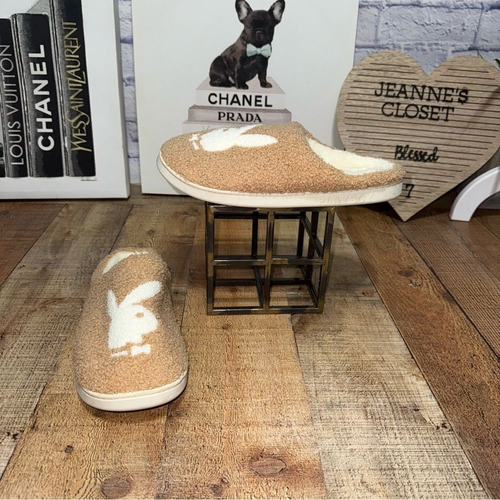 Playboy SLIPPERS Bunny Logo Men's L 11-12 Tan / White Slip On Slippers